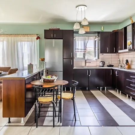 Nikolakis House Apartment *